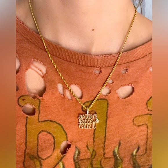 “DADDY’S GIRL” on 18kt gold plated 17.5” chain - Picture 2 of 7